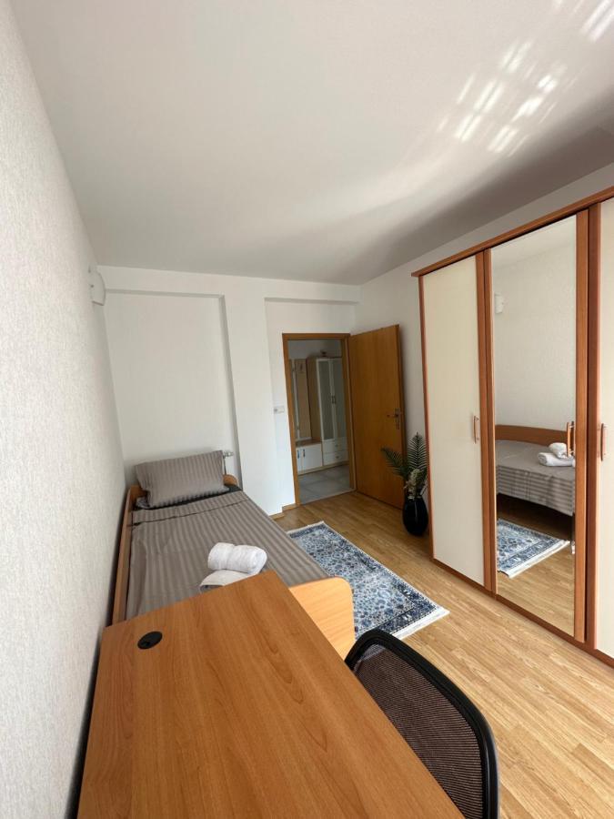 Spacious 3-Bedroom Condo Next To City Center 普里什蒂纳 外观 照片